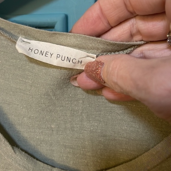 Honey Punch Malibu graphic Muscle Tee- flaw - Picture 6 of 8